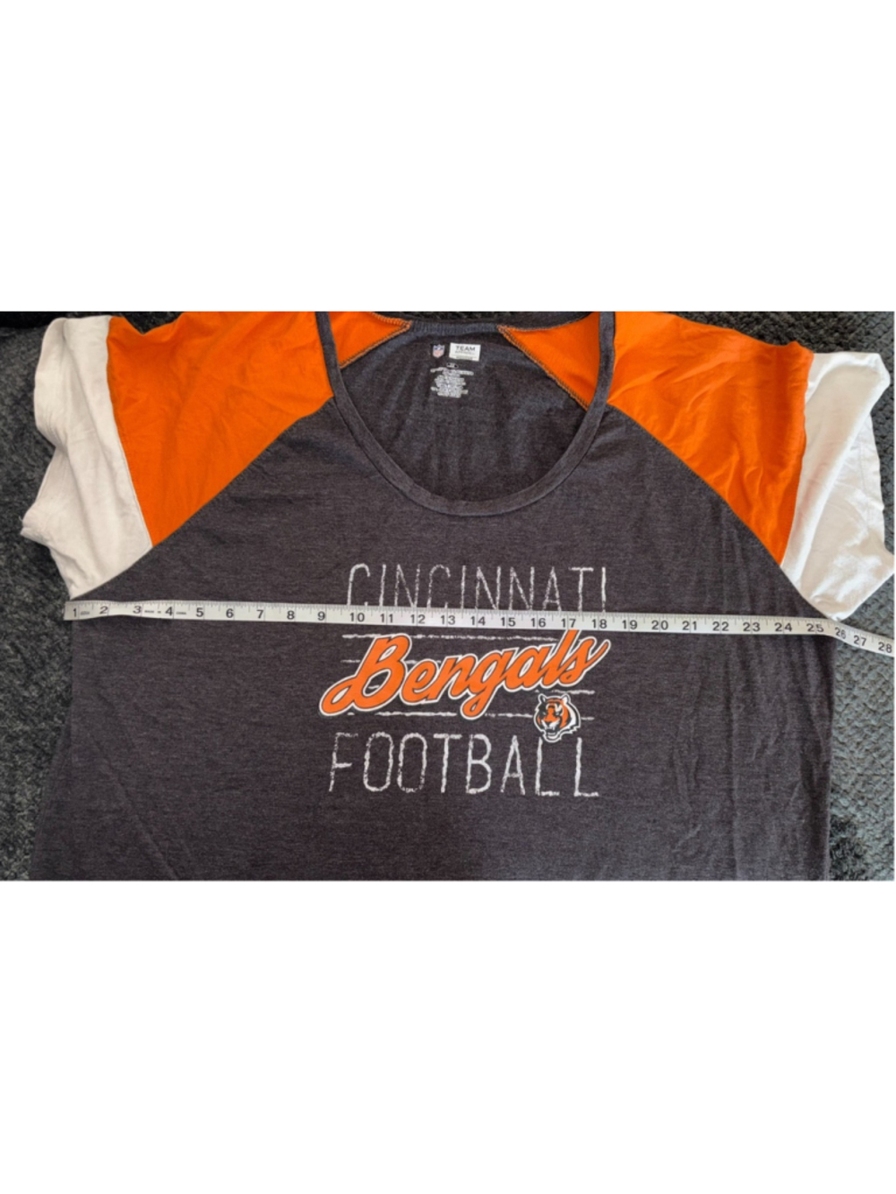 Womens Team Apparel Cincinnati Bengals Fitted T- Shirt Size 2X V Neck - Picture 2 of 3